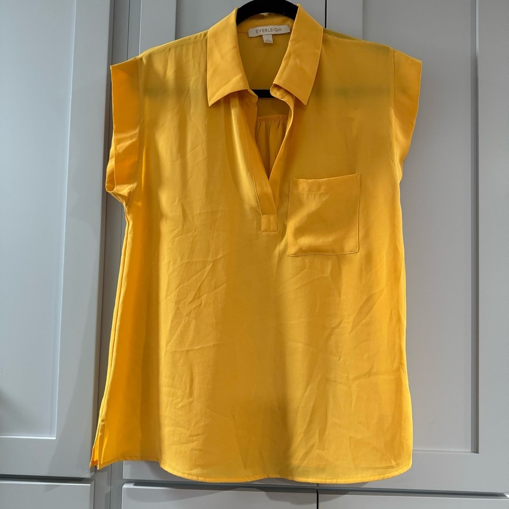 Everleigh Cap Sleeve Yellow Blouse V-Neck
